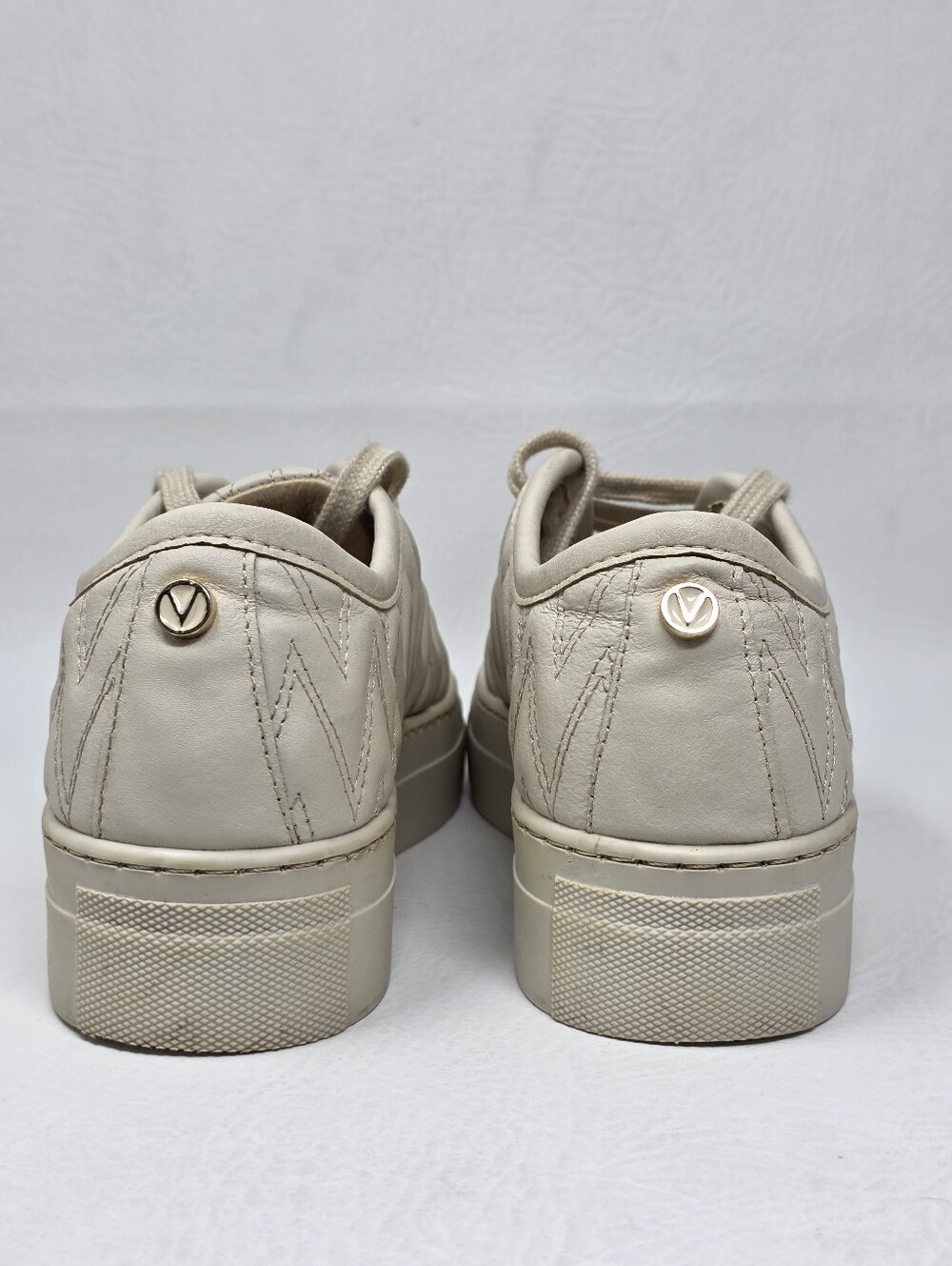 Valentino by Mario Valentino Women's Sneakers Size 6.5 Pre-owned - Picture 6 of 12